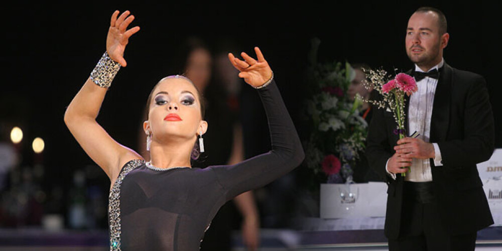2. starptautiskajā sporta deju šovā „Magic Dance 2013” Latvijas skatītājus ar staltu stāju un iznesīgu deju soli priecē vairāk nekā 300 deju pāru.