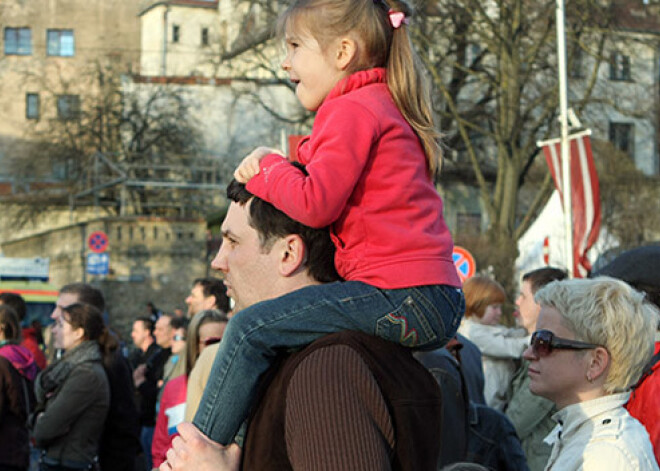 Svētku pasākumi Rīgā pulcējuši vairāk nekā 120 tūkstošus apmeklētāju. FOTO