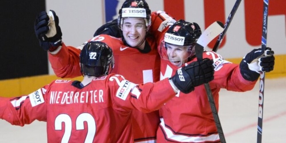 Šveices hokeja izlase sagādā trešo pārsteigumu un uzvar arī Čehiju