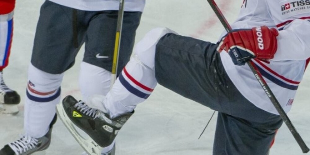 Smitam "hat-trick" ASV hokejisti uzvar Somiju