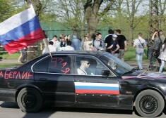 Можно ожидать, что День Победы у памятника советским войнам будут отмечать и туристы из России