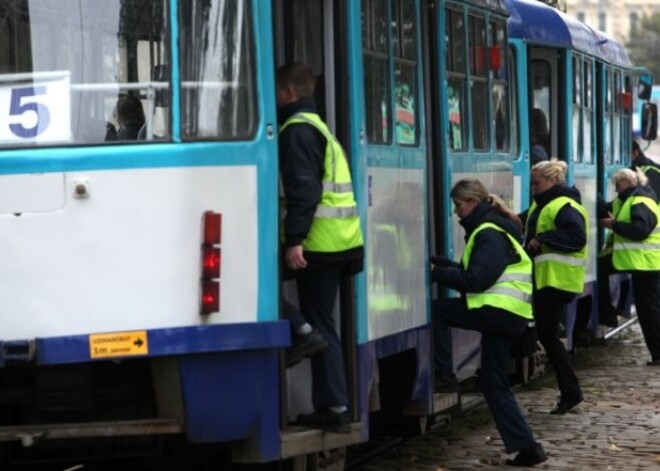 Aprīlī sabiedriskajā transportā konstatēti 6363 bezbiļetnieki