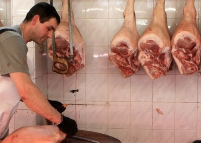 Jau desās apēsts lops oficiāli vēl skaitās dzīvs. VIDEO