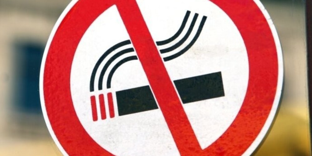 Курить в присутствии ребенка теперь запрещено законом