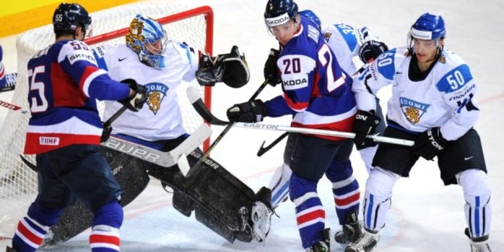 Somijas hokeja izlase nenotur pārsvaru, tomēr kļūst par trešo pusfināla dalībnieci