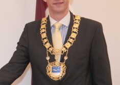 Цепь стоимостью 3000 латов была изготовлена в прошлом году по заказу бывшего мэра Гатиса Труксниса