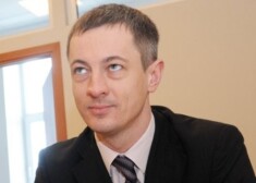 Широкой общественности Джериньш известен как специалист по делам, связанным с дорожными происшествиями