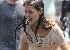 «Мокрые» съемки доставили Кэти Холмс огромное удовольствие