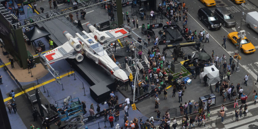 Для создания этой модели было использовано 5 335 200 элементов LEGO