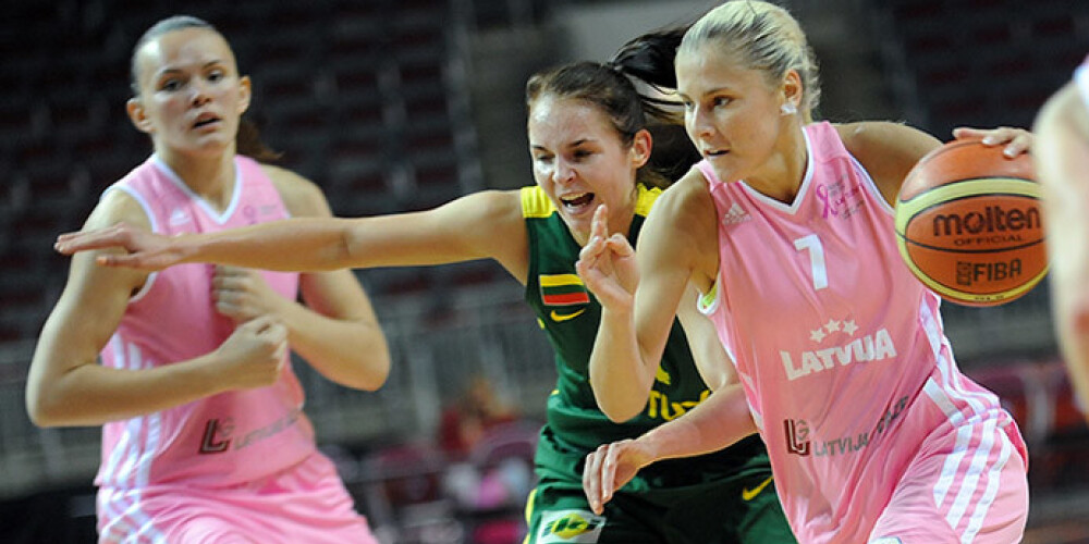 Latvijas izlases labā 19 punktus guva Elīna Babkina.