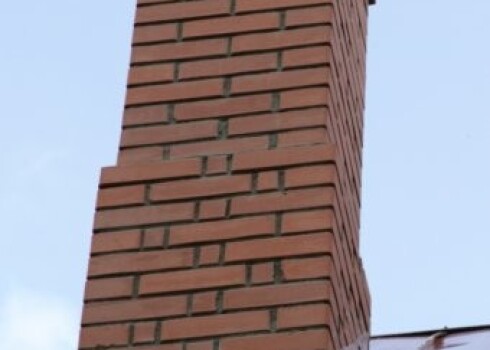 Iedzīvotāji sākotnēji domājuši, ka noticis sprādziens un daži pat satraukušies, ka cietusi varētu būt tieši viņu māja, tāpēc nepieciešams evakuēties.