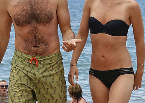 Olīvija Vailda un Džeisons Sudeikiss ir kopā pusotru gadu. Šā gada janvārī aktrise savā „Twitter” blogā paziņoja, ka abi esot saderinājušies.