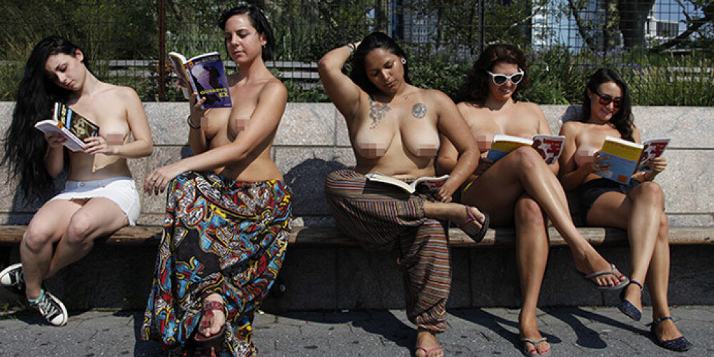 Женщины Нью-Йорка организовали книжный топлес-клуб