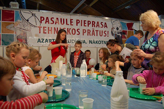 Sestdien, 8, jūnijā, Rīgas Tehniskā universitāte gan lielus, gan mazus aicina uz aizraujošu ceļojumu Leonardo da Vinči ģeniālo izgudrojumu pasaulē. Varēs ne tikai iepazīties ar citu izgudrojumiem, bet uzmeistarot arī pašam savu izgudrojumu.