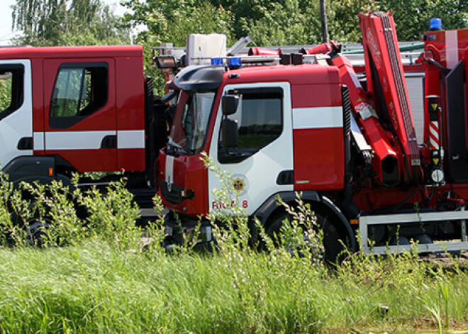 Paradokss - bīstami glābt! Ugunsdzēsēju auto ir vecāki par 20 gadiem