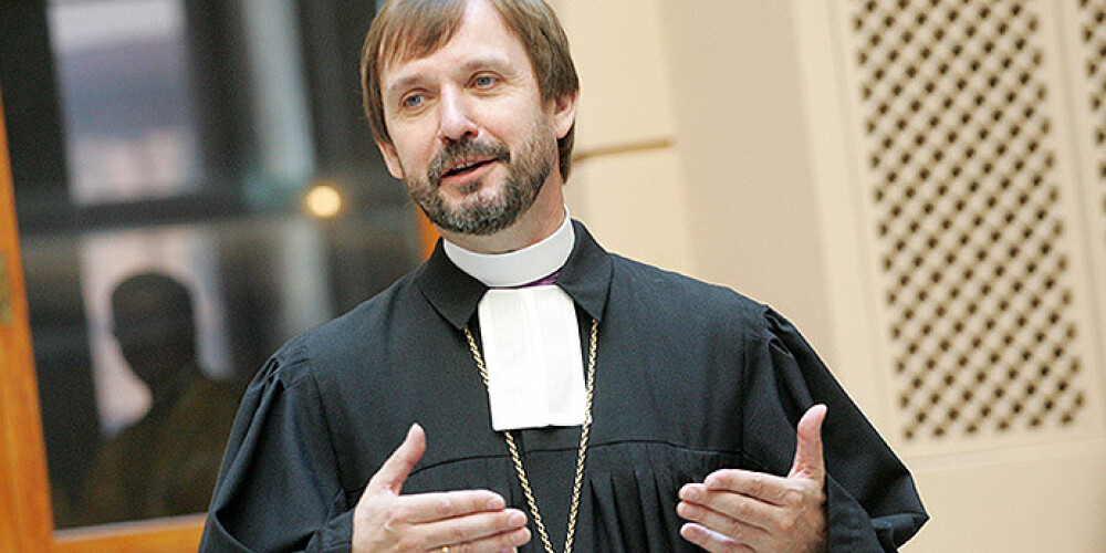 Luterāņu arhibīskaps Jānis Vanags izvairās no nodokļu maksāšanas un „shēmo”