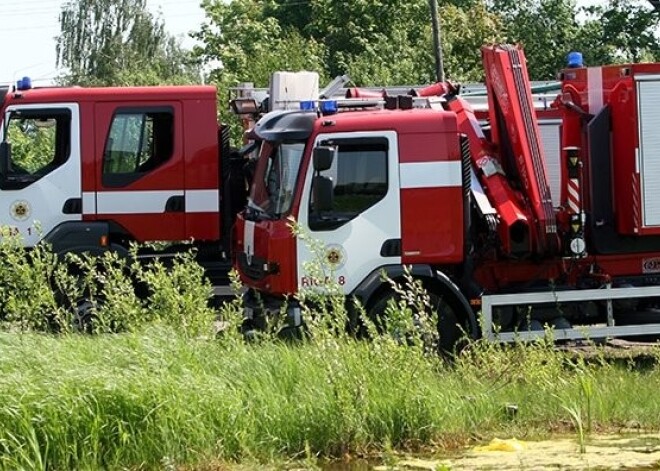 Парадокс — спасать опасно! Пожарная техника старше 20-ти лет!