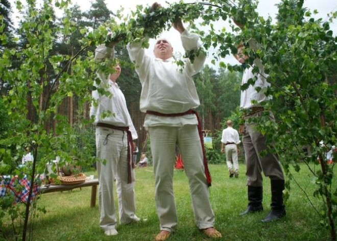 Jāņu ielīgošana Brīvdabas muzejā