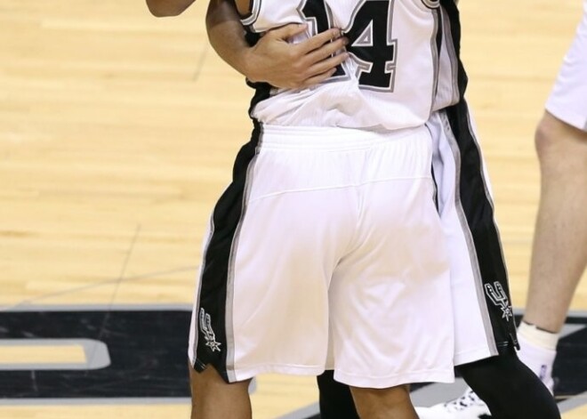 Sanantonio "Spurs" iznīcina Maiami "Heat". Finālsērijā 2:1. VIDEO