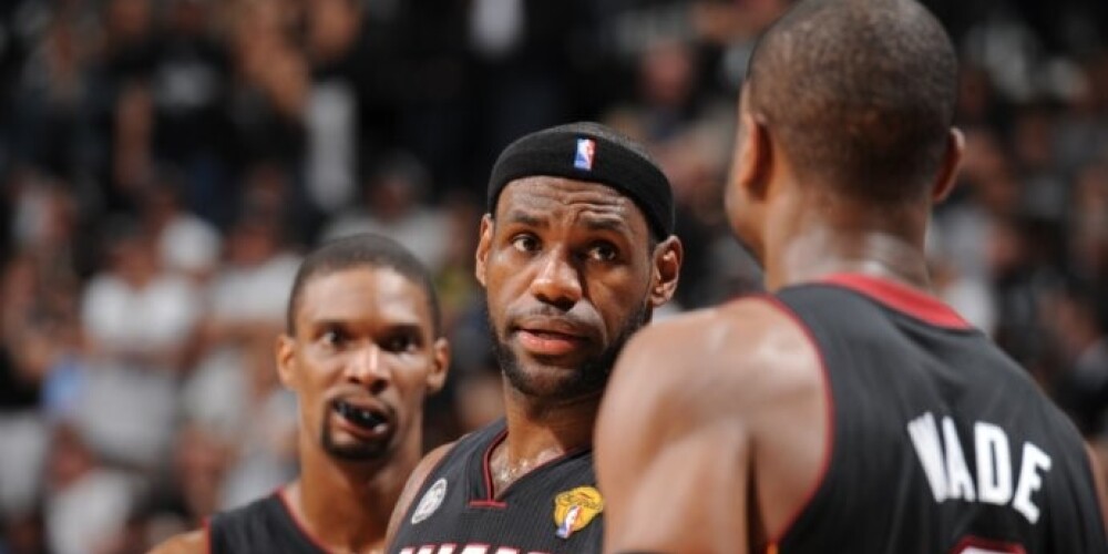 Maiami "Heat" izlīdzina rezultātu NBA finālsērijā. VIDEO