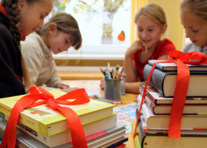 Nacionālā bibliotēka sāk vasaras lasīšanas maratonu "Bērnu un jauniešu žūrija 2013"