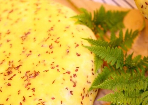 500 малоимущим семьям на всей территории Латвии подарят продовольственные пакеты с мясом и сыром для празднования Лиго