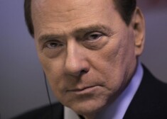 Адвокаты Берлускони добивались отмены приговора, утверждая, что судья допустил нарушения в ходе судебного разбирательства