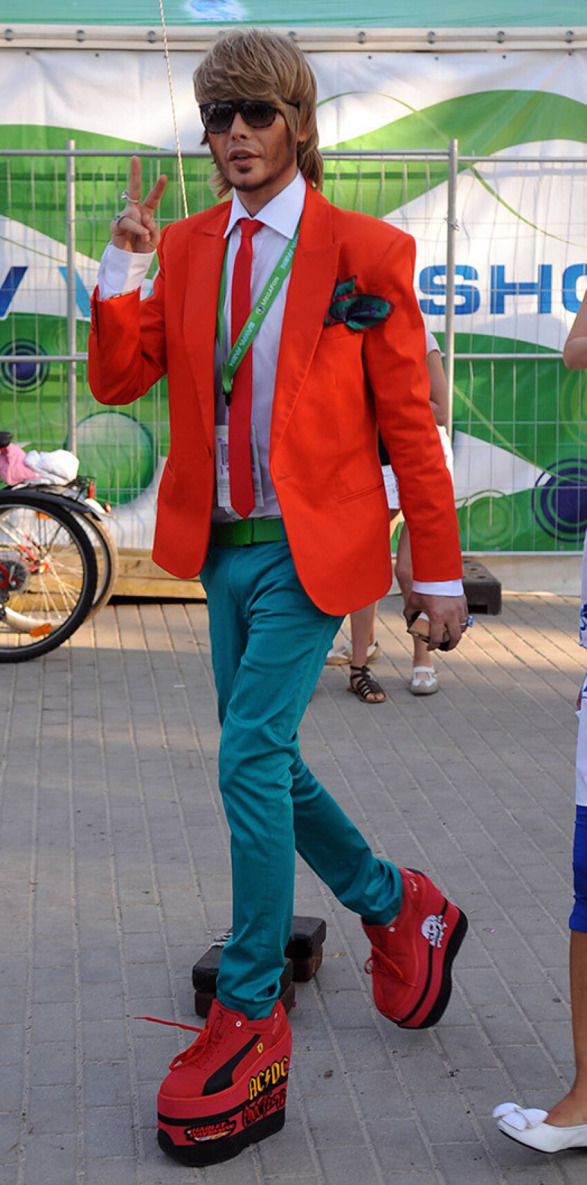 Обувь зверева. Обувь сергея Зверева. Прическа и макияж