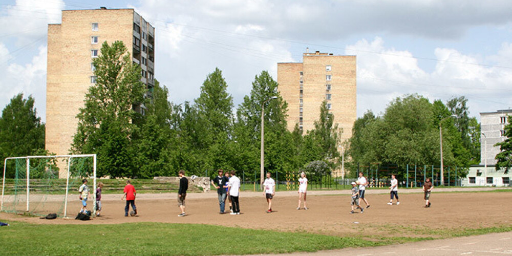 Vasaras fiziskajām aktivitātēm Rīgā pieejami sporta laukumi un stadioni