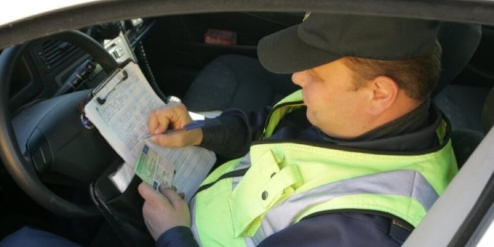 Экипажи полиции будут дежурить в центрах городов и на окраинных дорогах