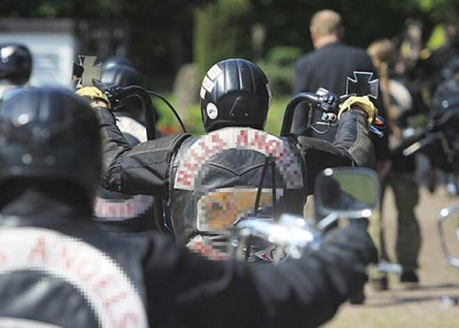 Siņdzjanā 100 motociklistu uzbrukuši policijas iecirknim