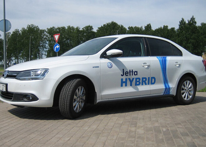 Kam īsti paredzēts hibrīds? VW Jetta Hybrid. FOTO