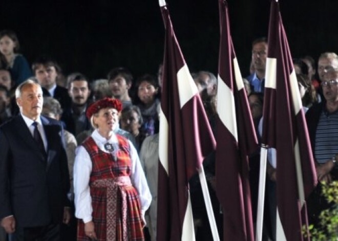 Ar krāšņu ceremoniju Dziesmu svētku parkā svinīgi atklāj Dziesmu un deju svētkus. FOTO