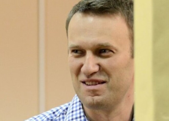 Навального и Офицерова отпустили под подписку о невыезде