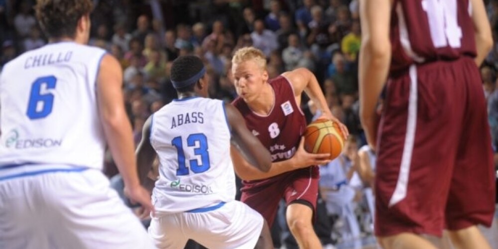 Latvijas U-20 basketbolisti kļūst par Eiropas sudraba medaļniekiem. FOTO
