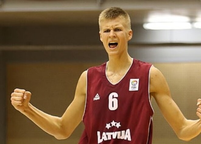 U-18 basketbola izlase smagā cīņā iekļūst Eiropas čempionāta ceturtdaļfinālā