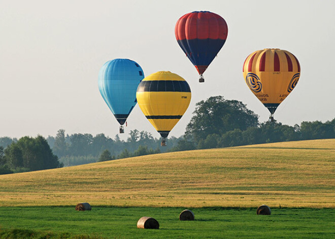 Valmierā notiks starptautiskais gaisa balonu festivāls „Valmieras kauss”