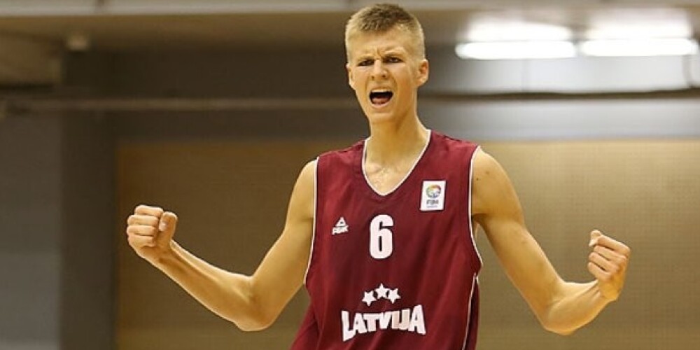 Latvijas U-18 basketbola izlase iekļūst Eiropas čempionāta pusfinālā