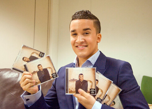 Džāmeina Duglasa albums ierindojies Lielbritānijas pārdotāko albumu topa pirmajā vietā.