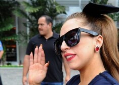 Эпатажная американская певица Lady Gaga обрушилась с критикой на российский закон о запрете пропаганды гомосексуализма
