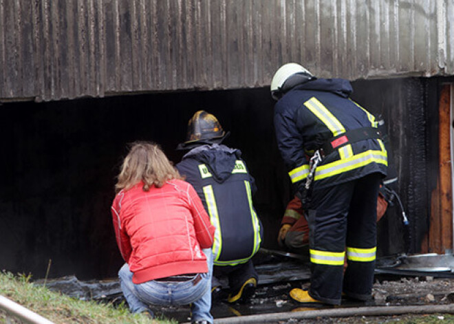 Glābēji par ugunsgrēku Stradiņos: skābekļa baloni nedrīkstēja atrasties pagrabā. VIDEO