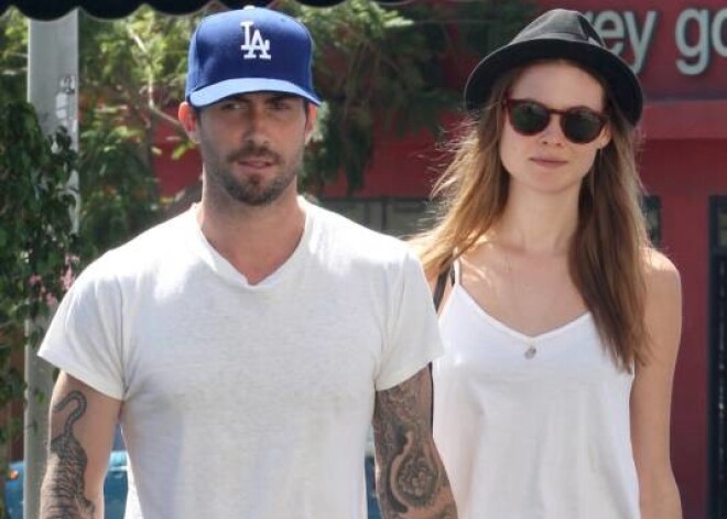 Modele Behati Prinslū un grupas „Maroon 5” mūziķis Adams Levains