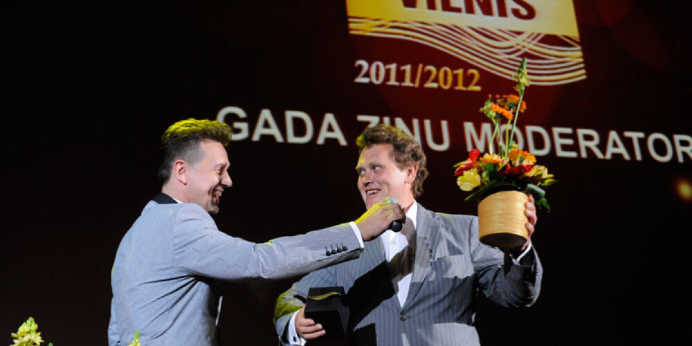 Pērn „Rīgas Viļņi” balvas pasniedza sirsnīgā ceremonijā kinoteātrī „Splendid Palace”. Interesanti, ka LNT ziņu moderators Haralds Burkovskis, kurš izņēma balvu kolēģa Ģirta Timrota vietā, šogad pats nominēts labākā ziņu moderatora titulam. Kurš uzvarēs, atkarīgs tikai no jums, TV skatītāji!