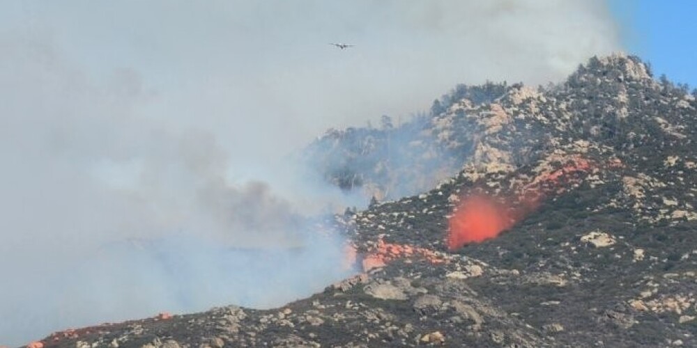 Лесной пожар в Калифорнии захватил 4000 гектаров, 1800 человек эвакуировано