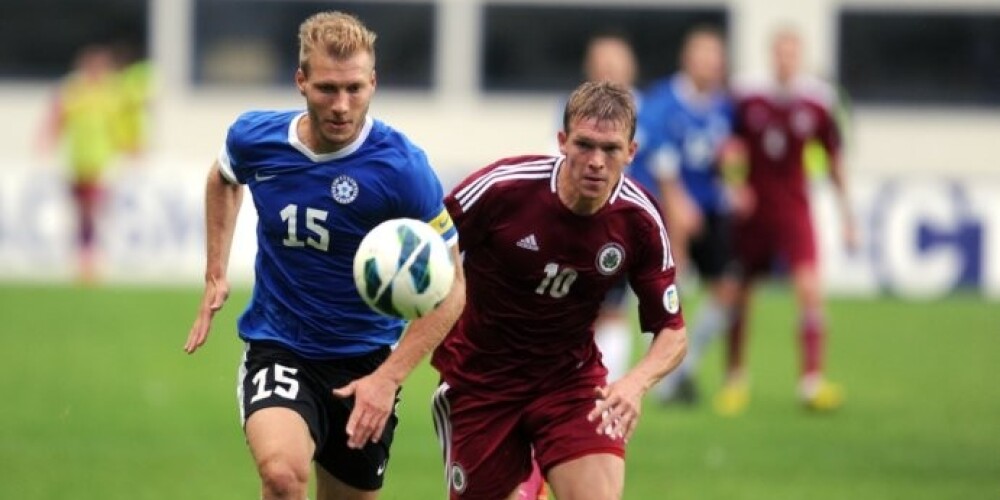 Latvijas izlases futbolisti cīnās neizšķirti ar igauņiem. FOTO