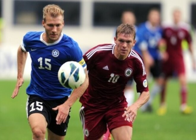 Latvijas izlases futbolisti cīnās neizšķirti ar igauņiem. FOTO