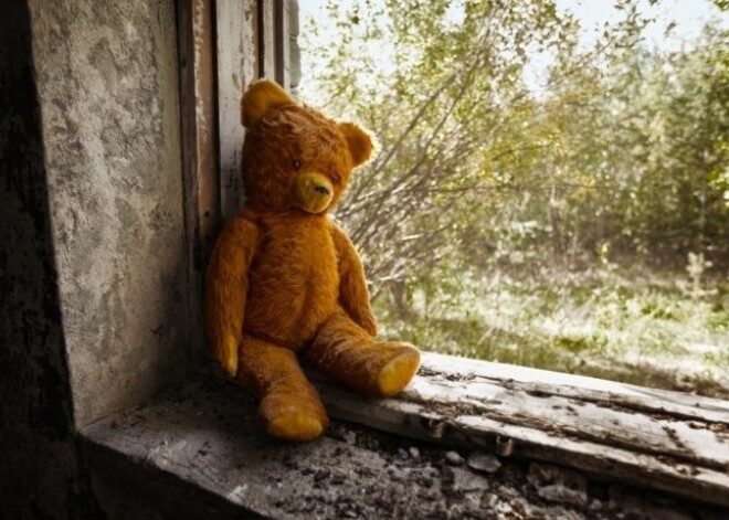 Отец изнасиловал дочь, судебная система Латвии никак не отреагировала...