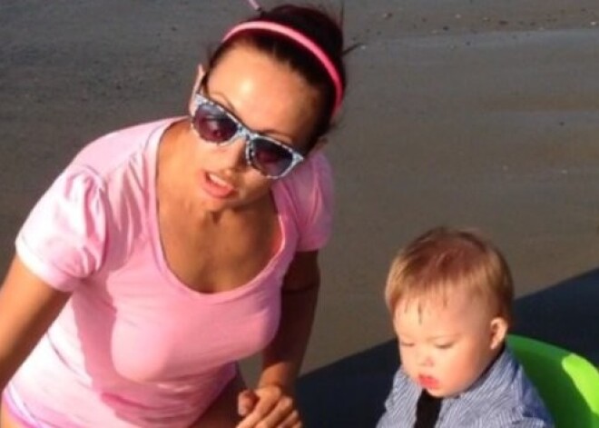 Эвелина Бледанс готовит сына к школе