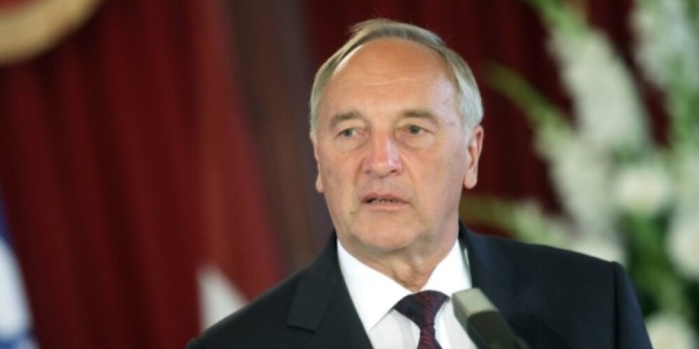 Президент Берзиньш внезапно отменил свой визит в оперу. Со слов пресс-секретаря Берзиньша, он был отменен в связи с личной причиной, которая не уточняется.