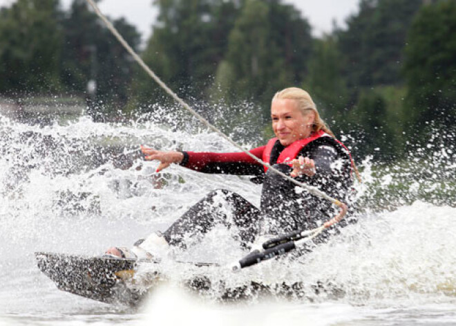 Zane Vaļicka stājas pretī bailēm un iemācās veikot. FOTO